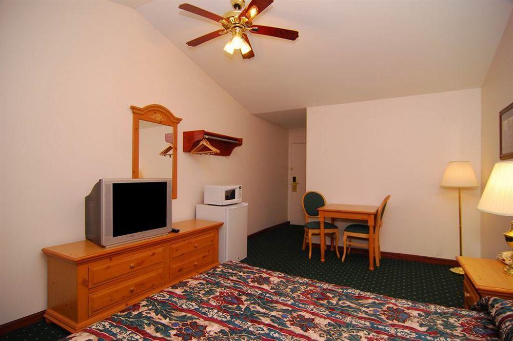 Econo Lodge Inn & Suites Eau Claire Luaran gambar
