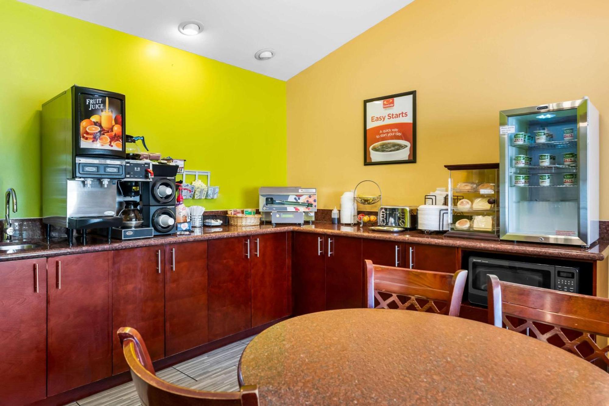 Econo Lodge Inn & Suites Eau Claire Luaran gambar