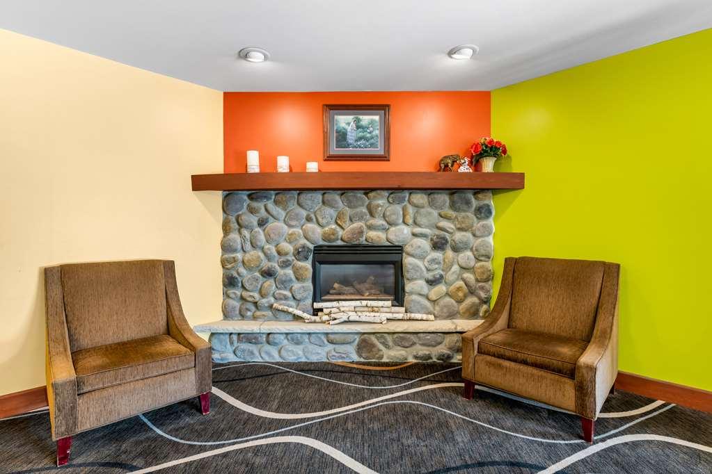 Econo Lodge Inn & Suites Eau Claire Dalaman gambar