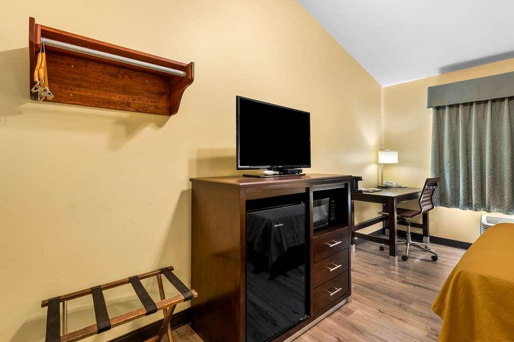 Econo Lodge Inn & Suites Eau Claire Bilik gambar