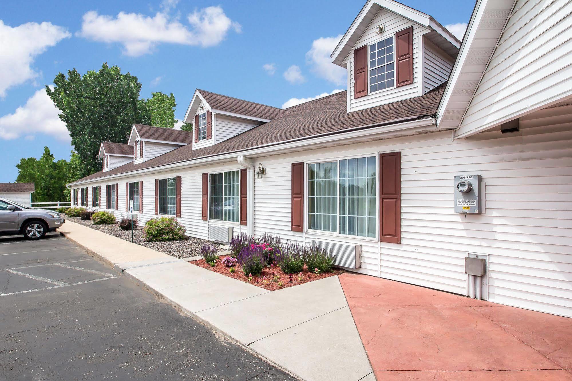 Econo Lodge Inn & Suites Eau Claire Luaran gambar