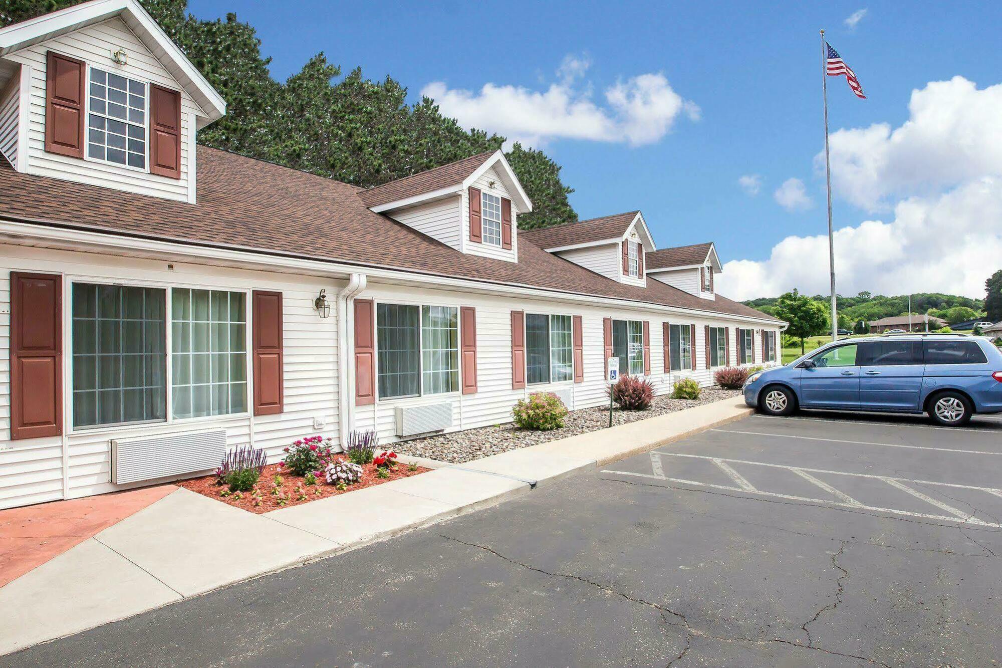 Econo Lodge Inn & Suites Eau Claire Luaran gambar