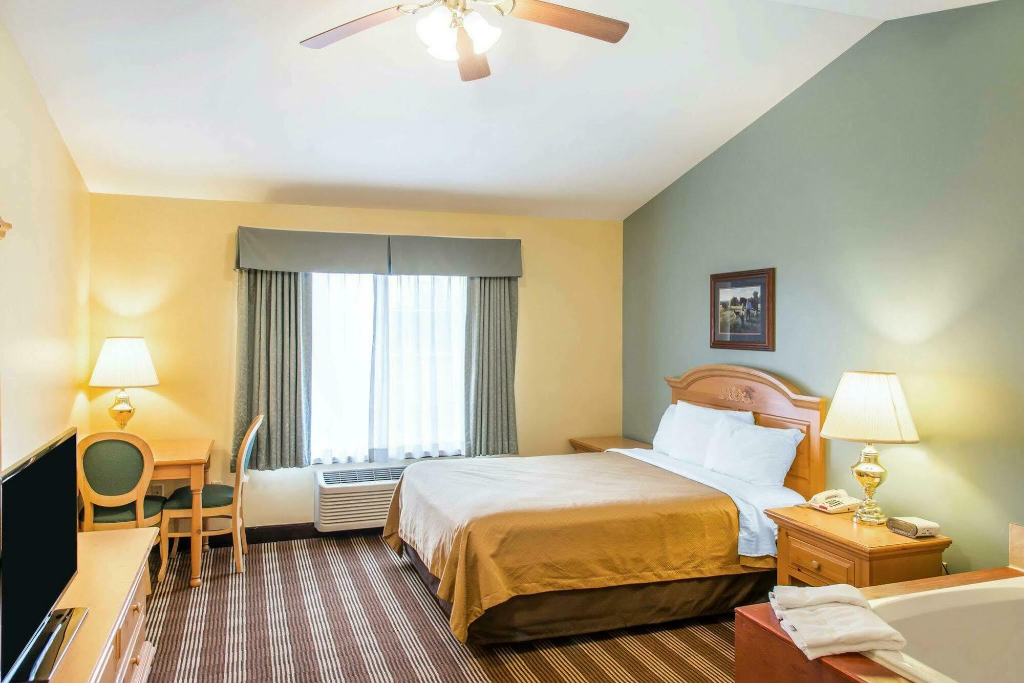 Econo Lodge Inn & Suites Eau Claire Luaran gambar