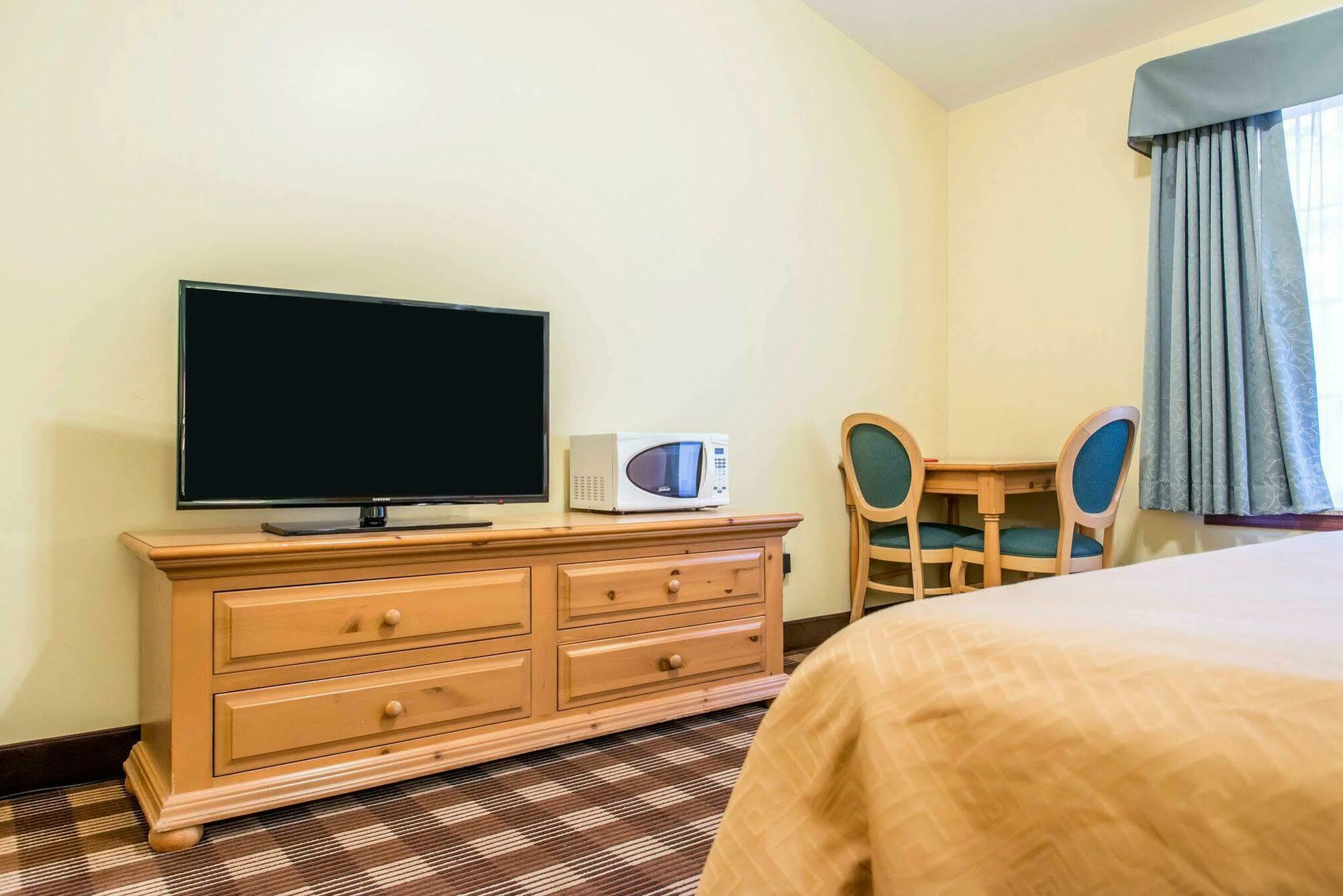 Econo Lodge Inn & Suites Eau Claire Luaran gambar