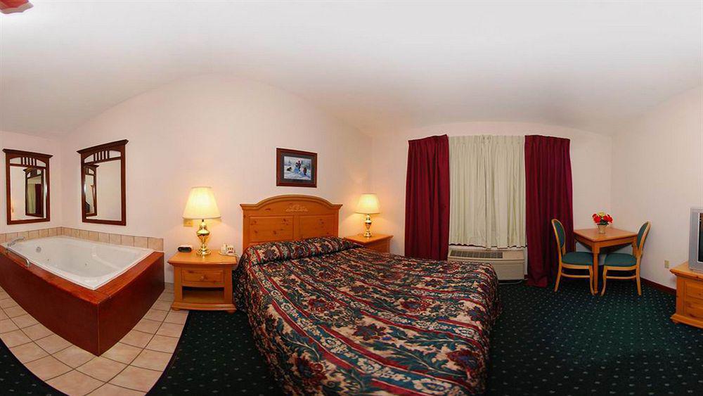 Econo Lodge Inn & Suites Eau Claire Bilik gambar